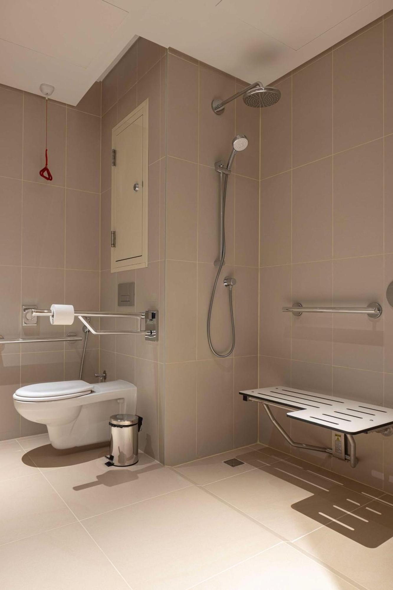 Hampton By Hilton Kuwait Salmiya Hotell Kuwait City Exteriör bild