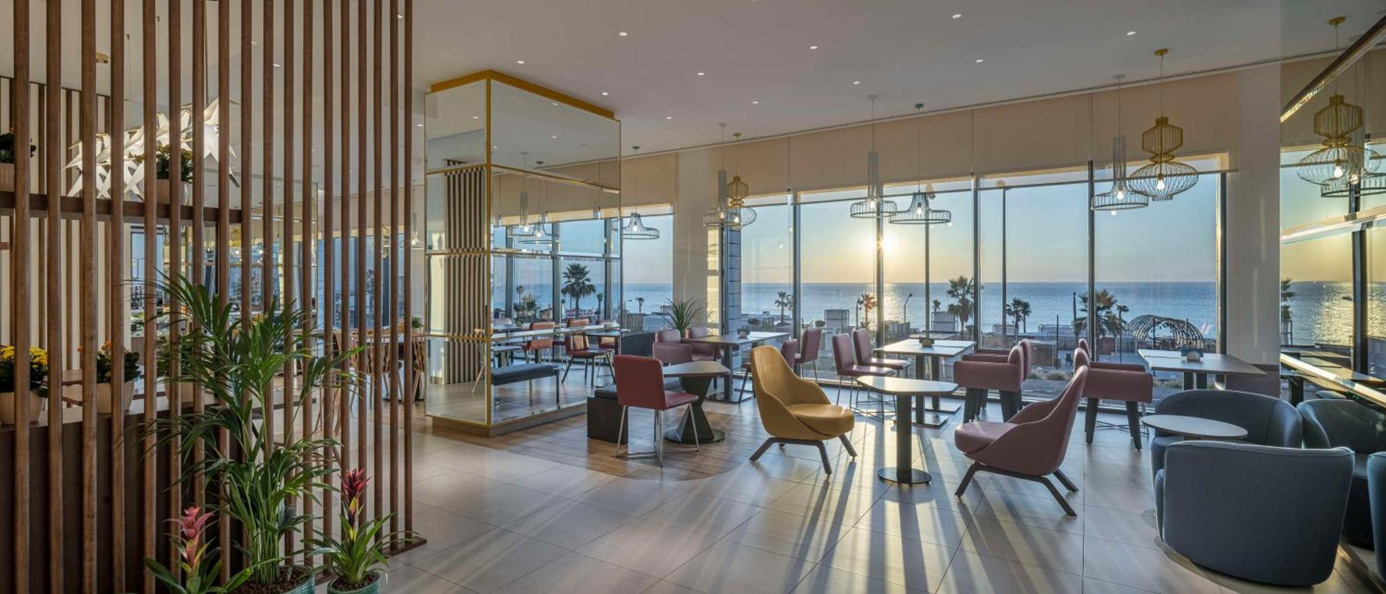 Hampton By Hilton Kuwait Salmiya Hotell Kuwait City Exteriör bild
