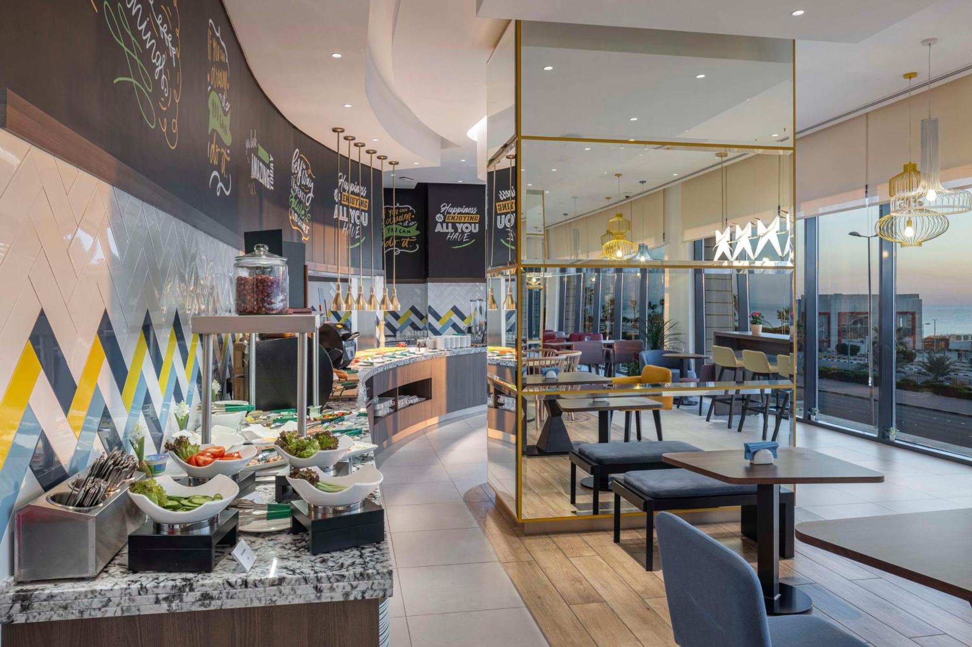 Hampton By Hilton Kuwait Salmiya Hotell Kuwait City Exteriör bild