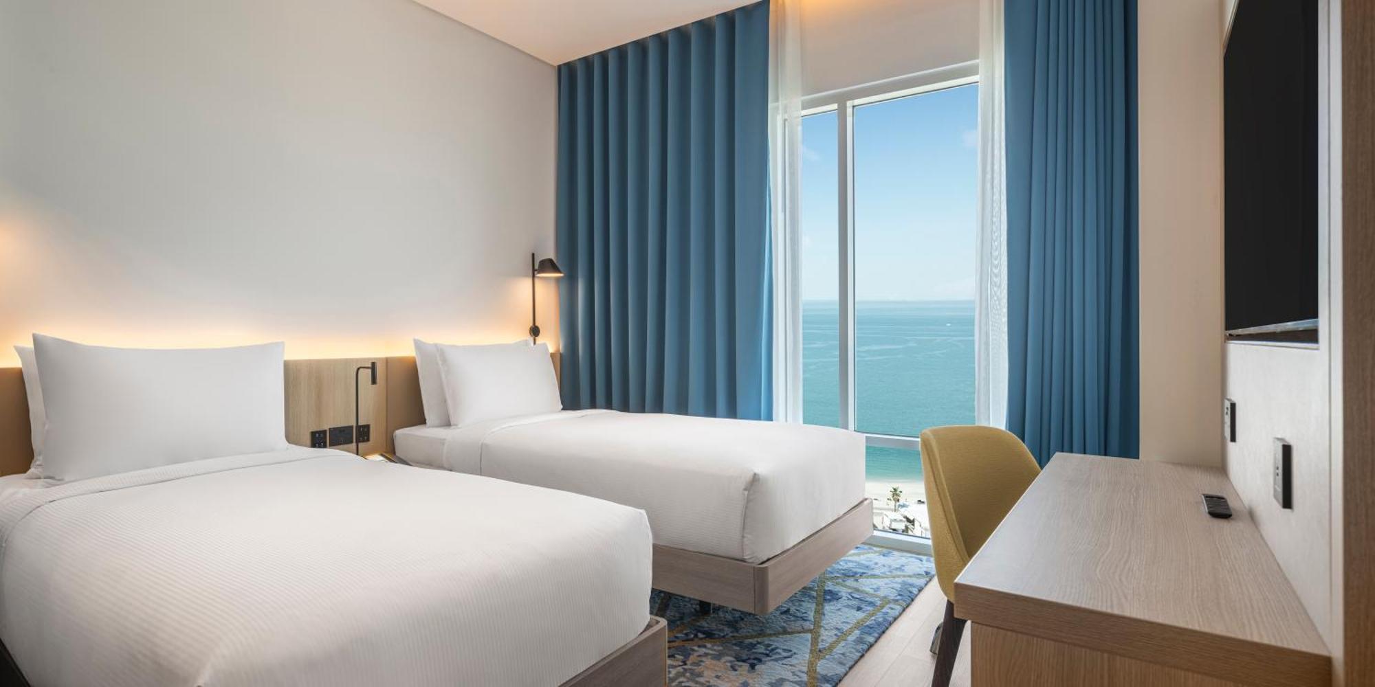 Hampton By Hilton Kuwait Salmiya Hotell Kuwait City Exteriör bild